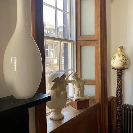 Apartment Elegant Main Door, 2 Floor Flat In Historic Leith