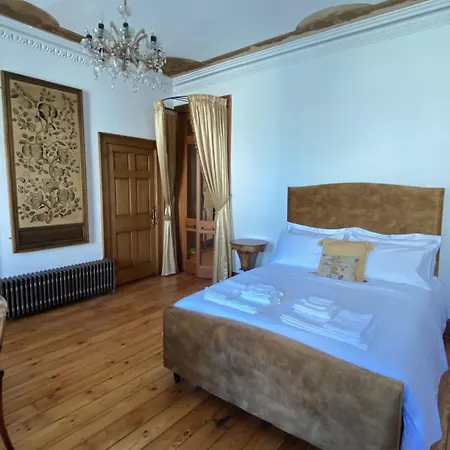 Apartamento Elegant Main Door, 2 Floor Flat In Historic Leith Edimburgo