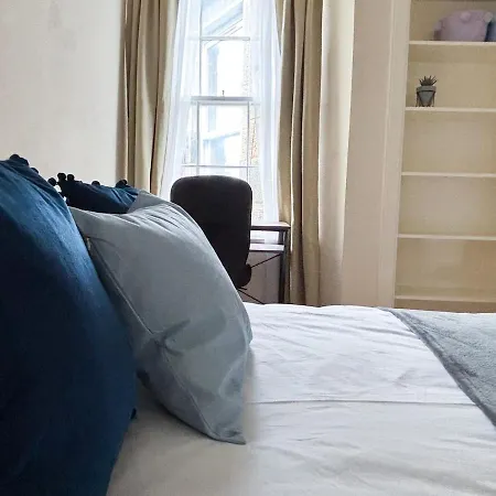 Centre 2br For 4, Mins To Old Town, Fringe Venues & The Meadows Edinburg
