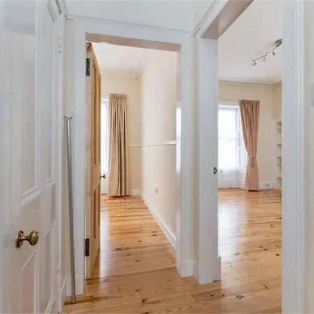 Centre 2br For 4, Mins To Old Town, Fringe Venues & The Meadows *