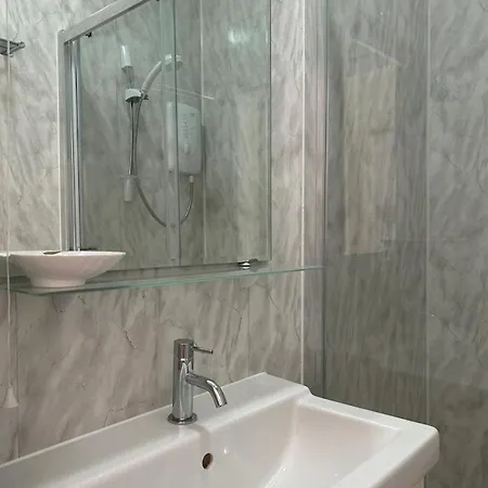 Centre 2br For 4, Mins To Old Town, Fringe Venues & The Meadows *