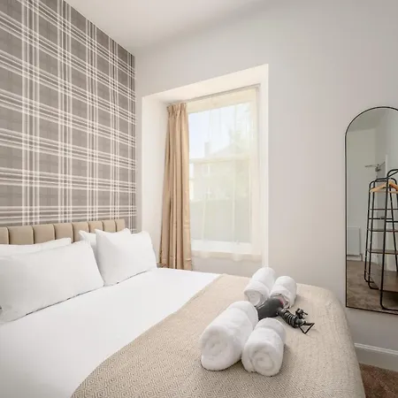 Newsome - Private Bedrooms - Gilmerton, Gasthof 3*