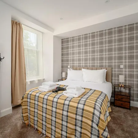 Newsome - Private Bedrooms - Gilmerton, Gasthof