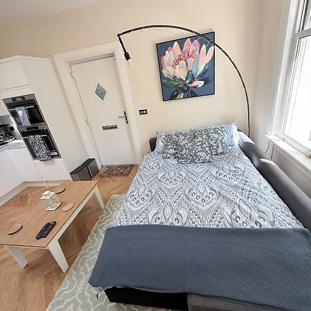 Ground Floor House, Sleeps 6, Close To Meadows *