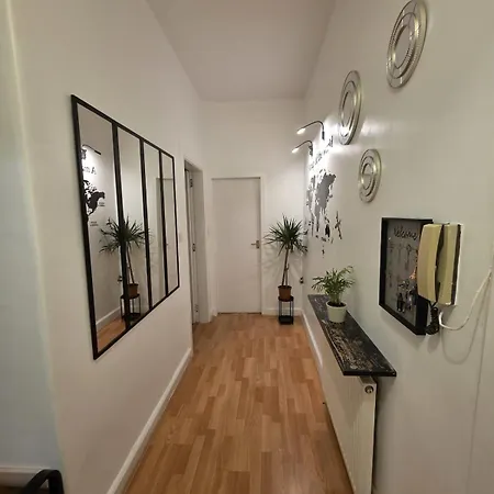 Pensión Comfortable In The Heart Of Leith Edimburgo