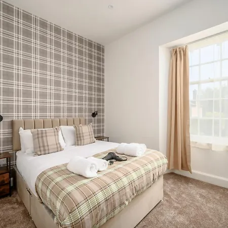 Gasthof Newsome - Private Bedrooms - Gilmerton, Edinburgh