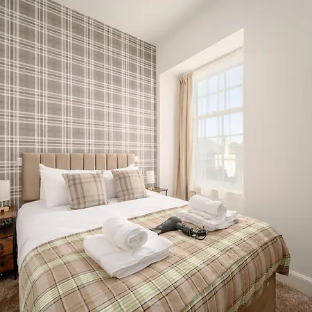 Newsome - Private Bedrooms - Gilmerton, 3* Edinburgh