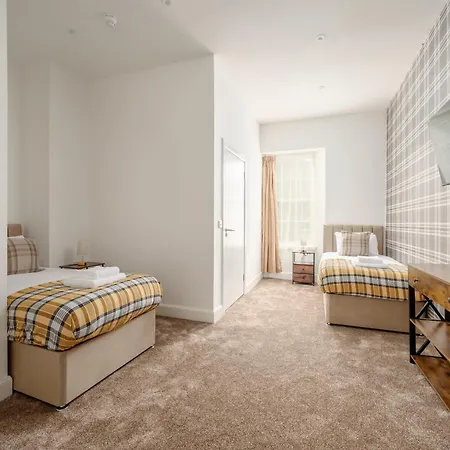 Newsome - Private Bedrooms - Gilmerton, Edinburgh
