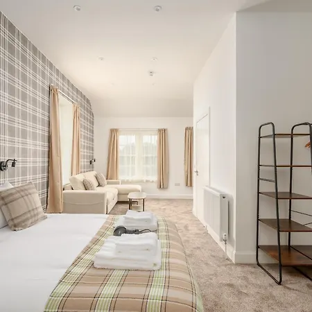 Gasthof Newsome - Private Bedrooms - Gilmerton,