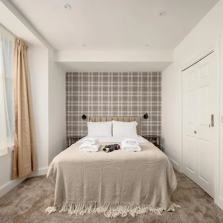 Newsome - Private Bedrooms - Gilmerton, Gasthof 3*