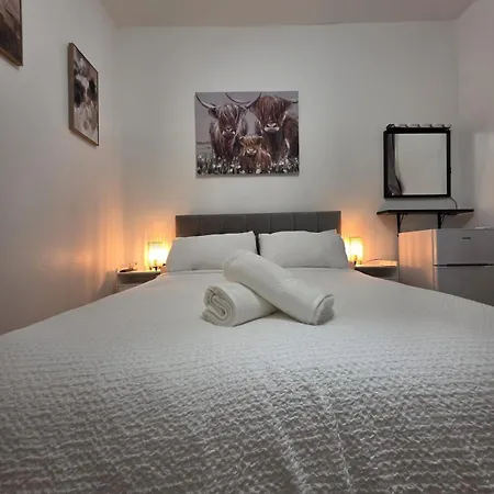 Pensión Comfortable In The Heart Of Leith Edimburgo