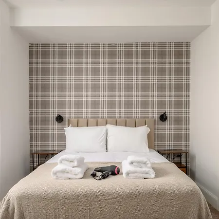 Newsome - Private Bedrooms - Gilmerton, Gasthof