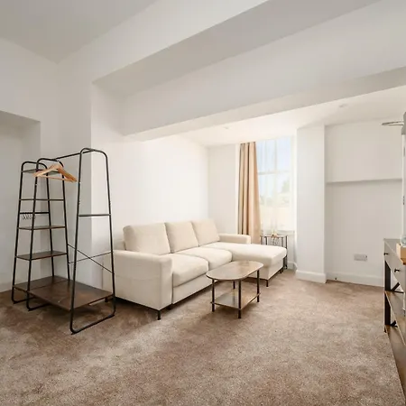 Newsome - Private Bedrooms - Gilmerton, Gasthof