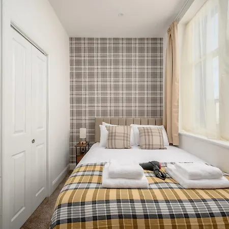 Newsome - Private Bedrooms - Gilmerton,