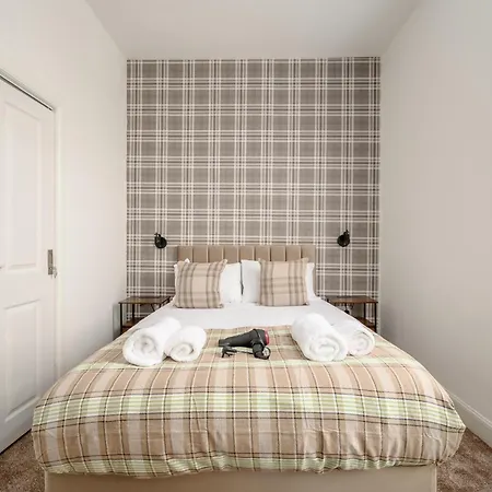 Newsome - Private Bedrooms - Gilmerton,