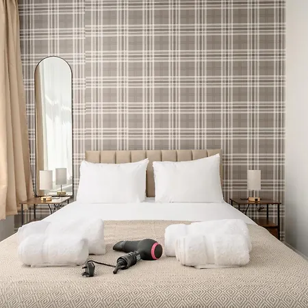 Newsome - Private Bedrooms - Gilmerton, Edinburgh