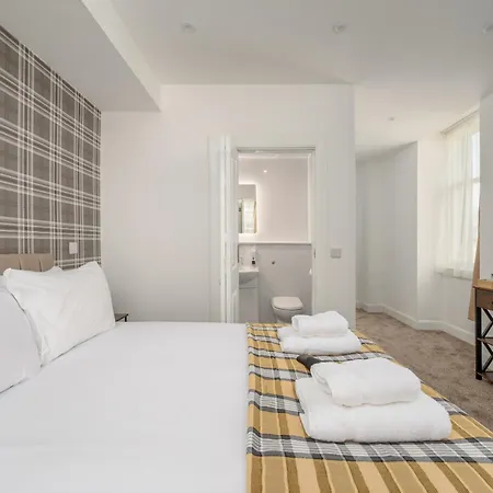 Newsome - Private Bedrooms - Gilmerton, Gasthof 3*