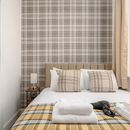 Newsome - Private Bedrooms - Gilmerton, Gasthof 3*