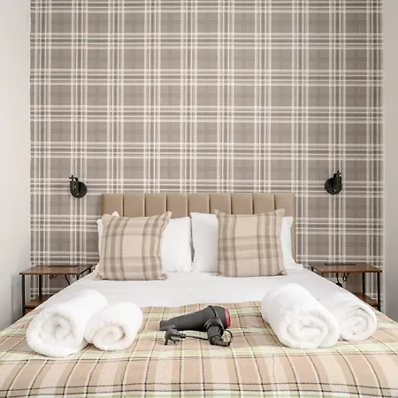 Gasthof Newsome - Private Bedrooms - Gilmerton, Edinburgh