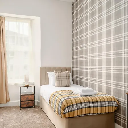 Newsome - Private Bedrooms - Gilmerton,
