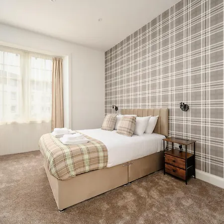 Gasthof Newsome - Private Bedrooms - Gilmerton, Edinburgh
