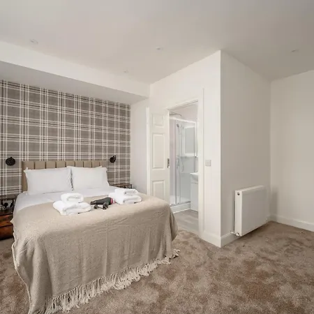 Гостевой дом Newsome - Private Bedrooms - Gilmerton, Эдинбург