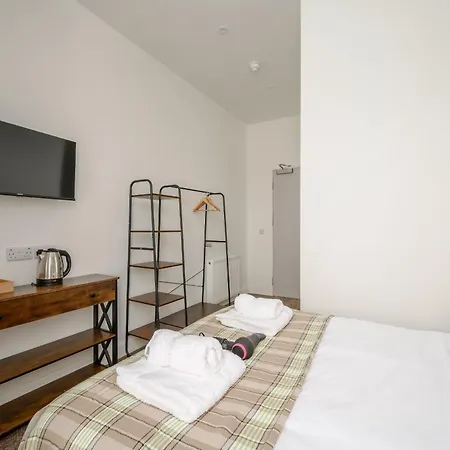 Newsome - Private Bedrooms - Gilmerton,