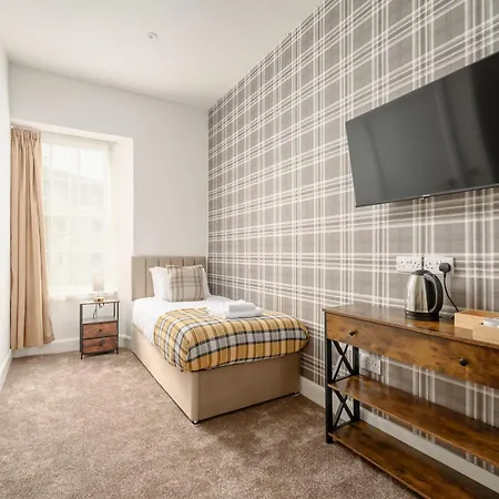 Newsome - Private Bedrooms - Gilmerton, Edinburgh