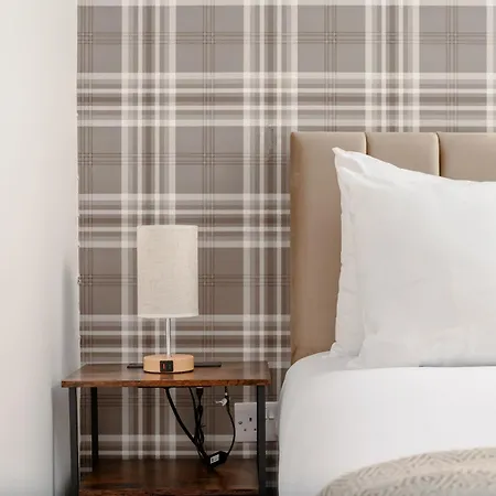 Newsome - Private Bedrooms - Gilmerton, Edinburgh