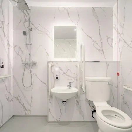 Newsome - Private Bedrooms - Gilmerton, 3* Edinburgh