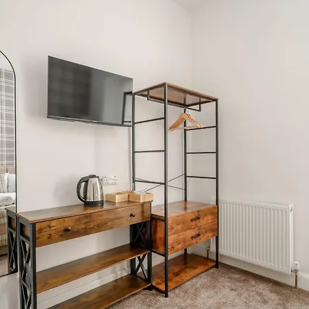 Newsome - Private Bedrooms - Gilmerton,