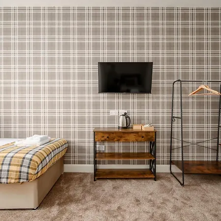 Newsome - Private Bedrooms - Gilmerton,