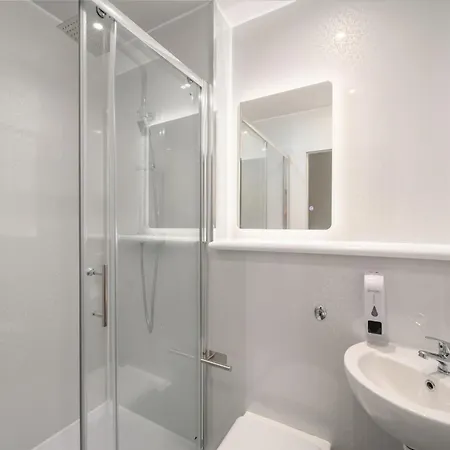 Newsome - Private Bedrooms - Gilmerton, 3*