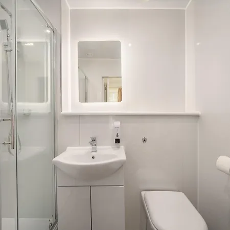 Newsome - Private Bedrooms - Gilmerton,