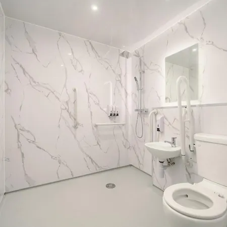 Newsome - Private Bedrooms - Gilmerton, Edinburgh