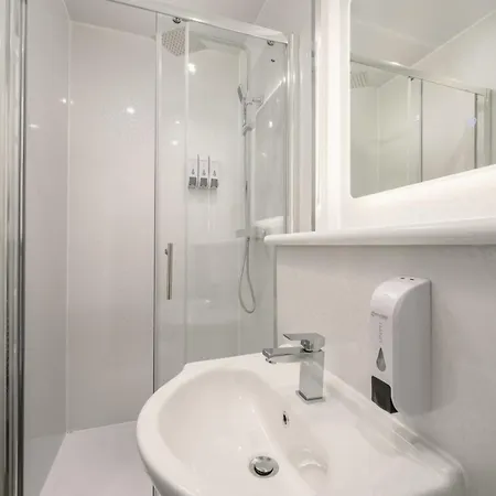 Newsome - Private Bedrooms - Gilmerton, Gasthof Edinburgh