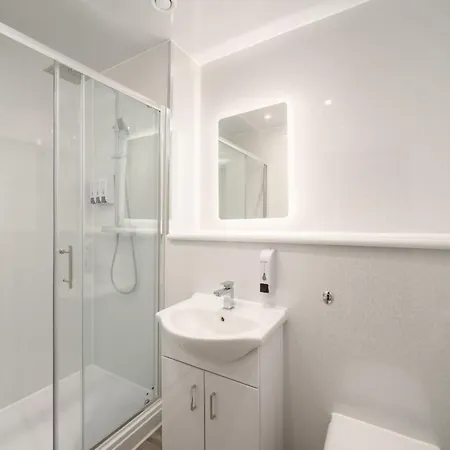Newsome - Private Bedrooms - Gilmerton, Edinburgh