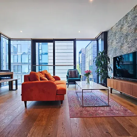 Stylish 2-bedroom Old Town With Lift