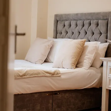Base Of Royal Mile - Sleep 8 - 4bed 3 Bth Apartment Edinburgh