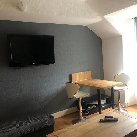 Two Bdrm In Newtown