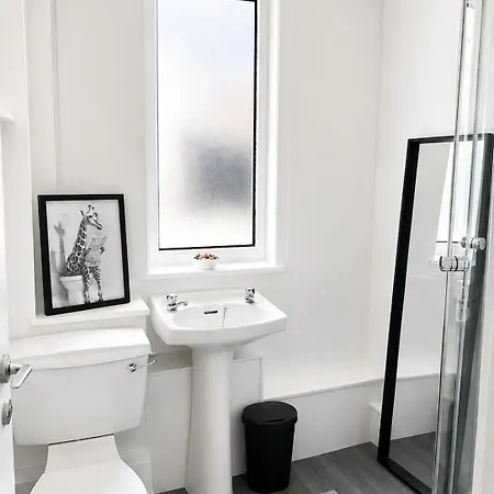 Bright & Spacious In The Heart Of *