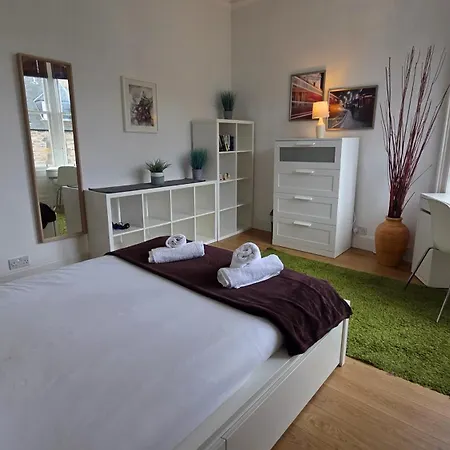 Buccleuch Street Residence, Sleeps 5, 2 Bedroom Close To Fringe Venues * Edinburgh