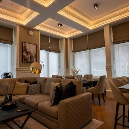 Grand Leith Luxe Jacuzzi & Cinema Apartamento *