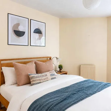 2br Flat Near Haymarket & West End - Close To Centre Edinburg