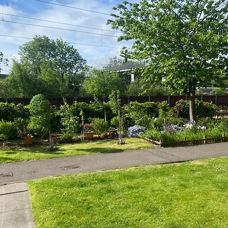 Cosy Centre 2 Bedroom Edinburgh