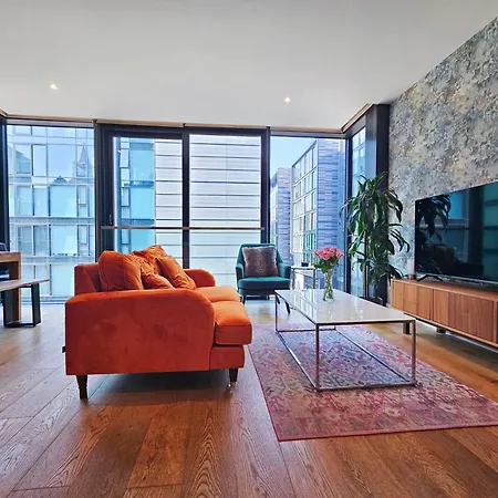 Stylish 2-bedroom Old Town With Lift *