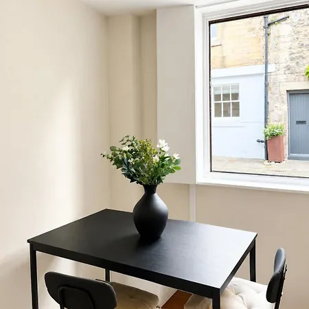 Apartment Bright & Spacious In The Heart Of