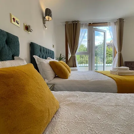 2 Familyroom Sleep6 4beds Lägenhet *