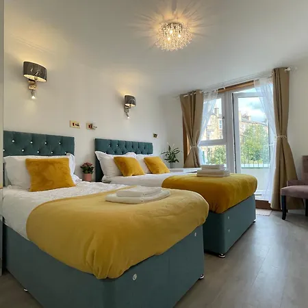 Lägenhet 2 Familyroom Sleep6 4beds Edinburg