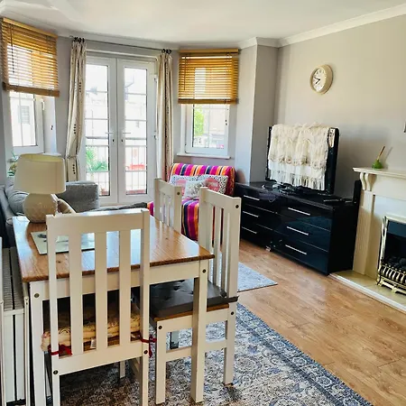 Cosy Stylish 2-bed